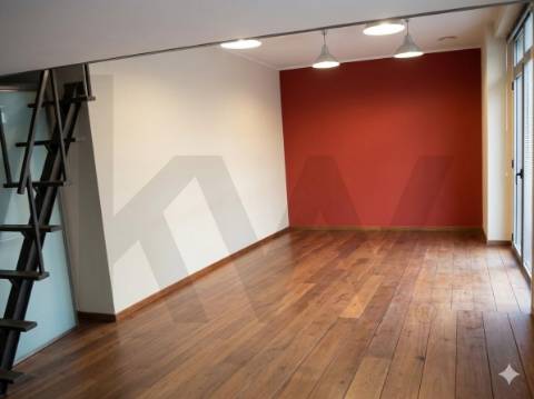 Loja comercial  em zona Central de Matosinhos Sul