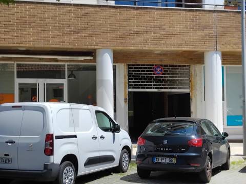 Loja comercial  em zona Central de Matosinhos Sul
