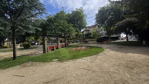 T3 totalmente remodelado com varandas na Praça de Liége