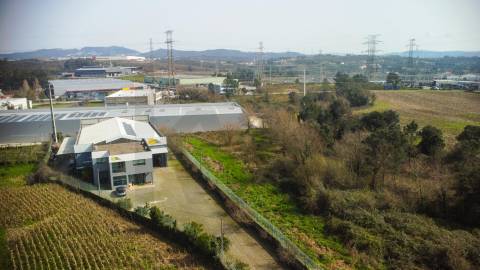 Terreno Industrial 13.000 m² | Zona Industrial e Empresarial de Campo | A4 e A41 a 5 min | Valongo