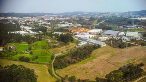 Terreno Industrial 13.000 m² | Zona Industrial e Empresarial de Campo | A4 e A41 a 5 min | Valongo
