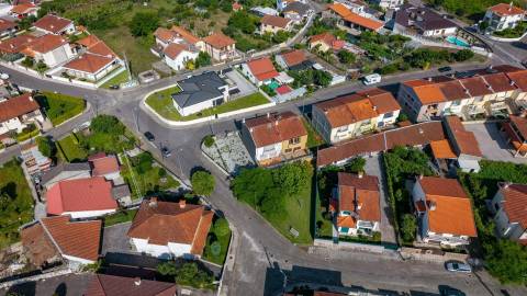 Terreno com Projeto Aprovado para Moradia T3 em Merelim São Paio, Braga