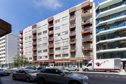 Apartamento T1 em Matosinhos Sul, atualmente em Alojamento Local, junto à praia e ao metro