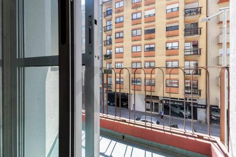 Apartamento T1 em Matosinhos Sul, atualmente em Alojamento Local, junto à praia e ao metro