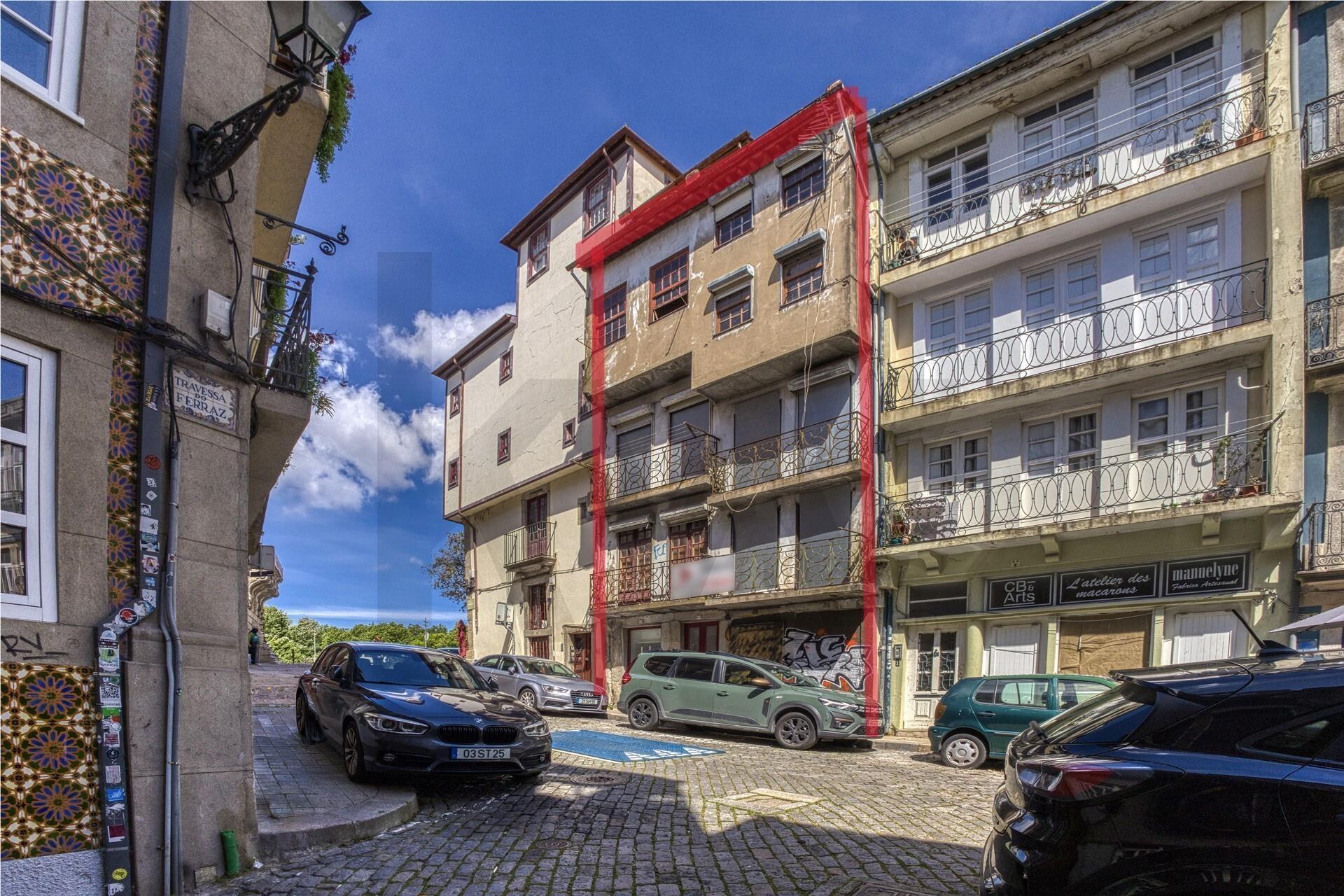 PRÉDIO PARA REABILITAÇÃO TOTAL– RUA DOS CALDEIREIROS, PORTO