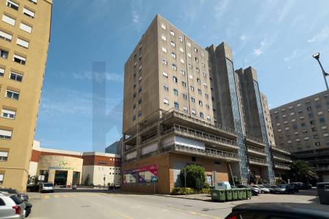 Apartamento T3 com Suite e Garagem junto ao Arrábida Shopping 