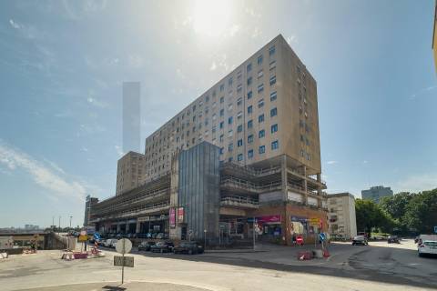 Apartamento T3 com Suite e Garagem junto ao Arrábida Shopping 