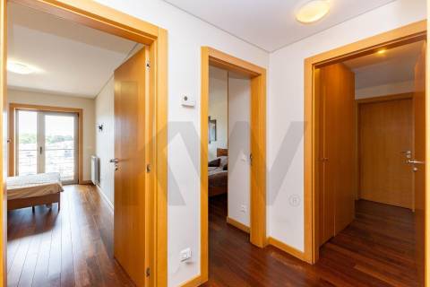 Exclusivo Apartamento T3 com Vista Rio e Excelente Exposição Solar – Porto