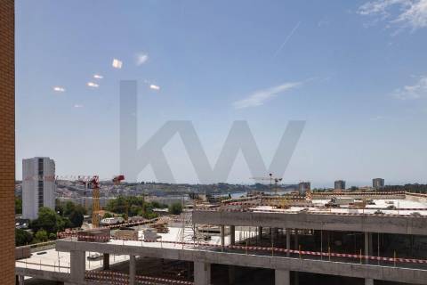 Exclusivo Apartamento T3 com Vista Rio e Excelente Exposição Solar – Porto