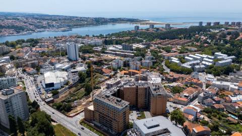 Exclusivo Apartamento T3 com Vista Rio e Excelente Exposição Solar – Porto