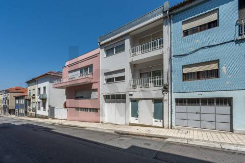 Prédio em Propriedade Total – Excelente Oportunidade de Investimento em Porto 
