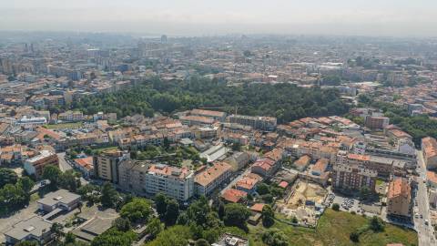 Prédio em Propriedade Total – Excelente Oportunidade de Investimento em Porto 