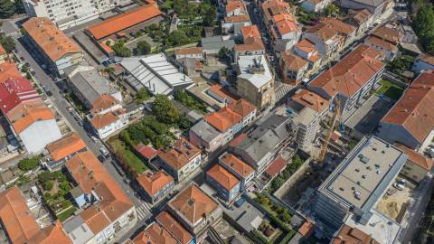 Prédio em Propriedade Total – Excelente Oportunidade de Investimento em Porto 