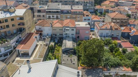 Prédio em Propriedade Total – Excelente Oportunidade de Investimento em Porto 