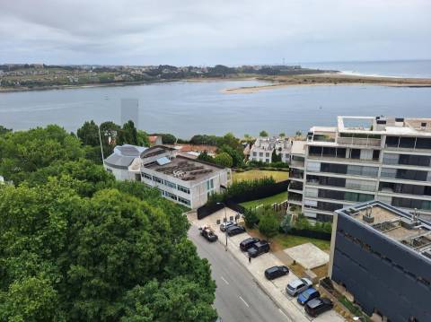 Apartamento T2 Mobilado para Arrendamento na Foz do Douro