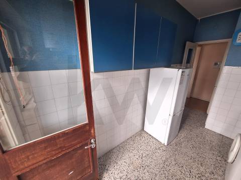 Apartamento T2 Mobilado para Arrendamento na Foz do Douro