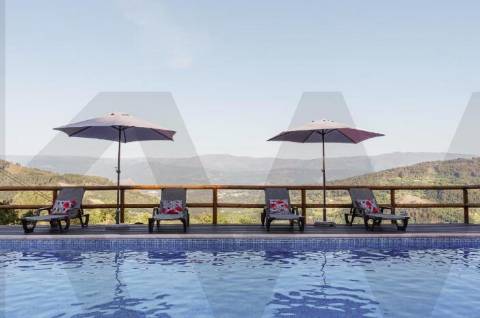 Moradia T3 com jardim e piscina para permuta