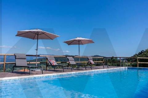 Moradia T3 com jardim e piscina para permuta