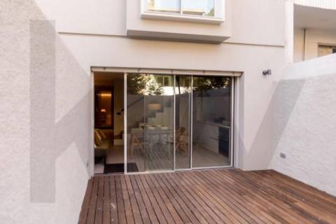 Alojamento Local - T1 com terraço e jardim na Rua da Alegria, Porto