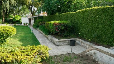 Moradia T5 em Vila das Aves com piscina exterior