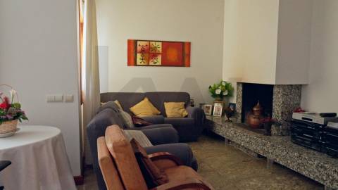 Moradia T5 em Vila das Aves com piscina exterior