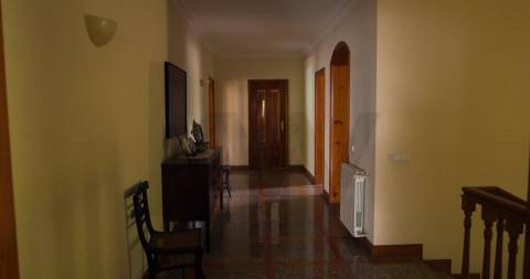 Moradia T5 em Vila das Aves com piscina exterior