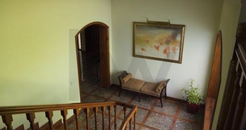 Moradia T5 em Vila das Aves com piscina exterior