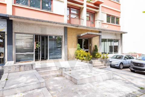 Loja/Escritório, Rua do Campo Alegre, Porto,180 m² + 2 Garagem, junto ao Hotel HF Ipanema