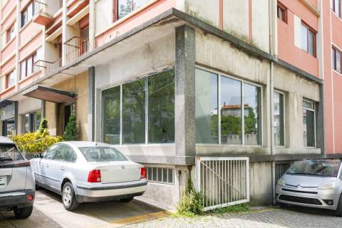 Loja/Escritório, Rua do Campo Alegre, Porto,180 m² + 2 Garagem, junto ao Hotel HF Ipanema