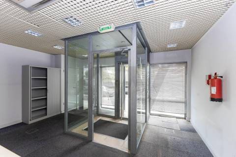 Loja/Escritório, Rua do Campo Alegre, Porto,180 m² + 2 Garagem, junto ao Hotel HF Ipanema
