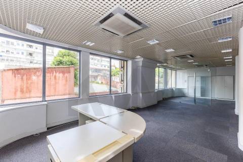 Loja/Escritório, Rua do Campo Alegre, Porto,180 m² + 2 Garagem, junto ao Hotel HF Ipanema