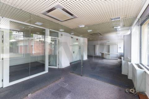 Loja/Escritório, Rua do Campo Alegre, Porto,180 m² + 2 Garagem, junto ao Hotel HF Ipanema