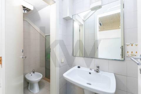 Loja/Escritório, Rua do Campo Alegre, Porto,180 m² + 2 Garagem, junto ao Hotel HF Ipanema