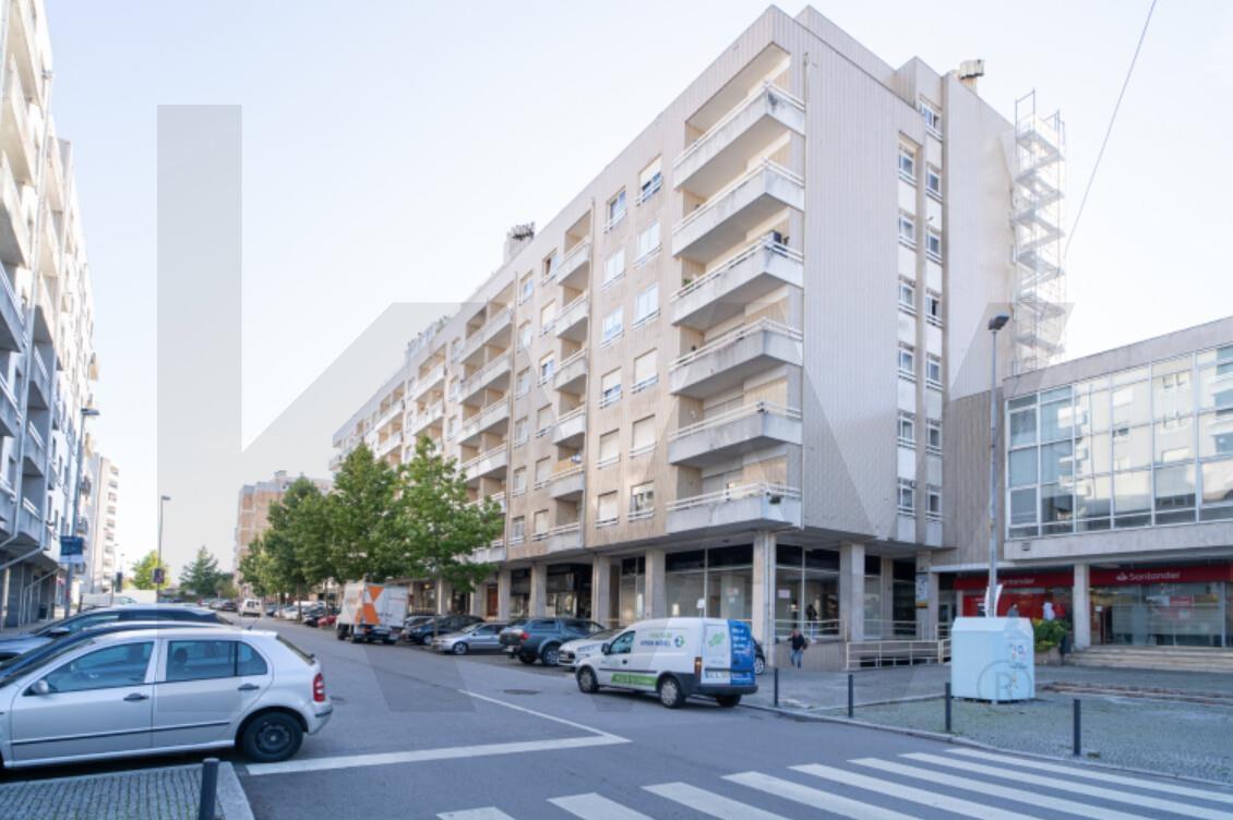 Apartamento T2 | Último piso | Vistas desafogadas | Elevada luminosidade | Águas Santas, Maia