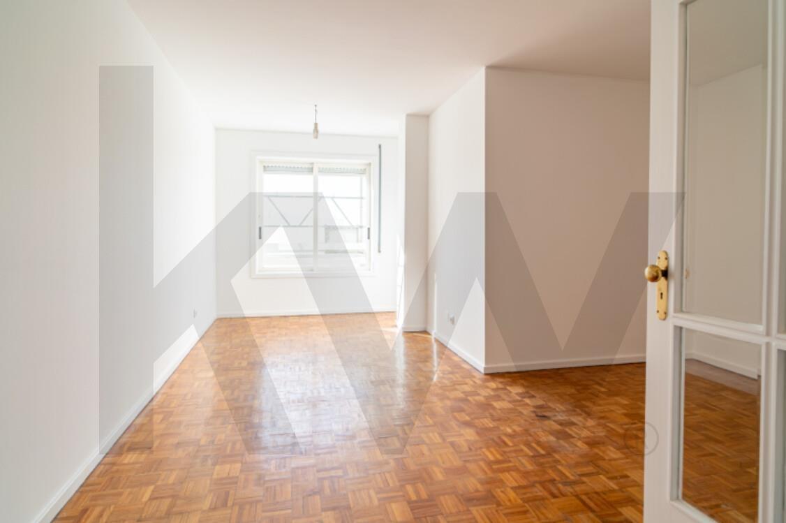 Apartamento T2 | Último piso | Vistas desafogadas | Elevada luminosidade | Águas Santas, Maia