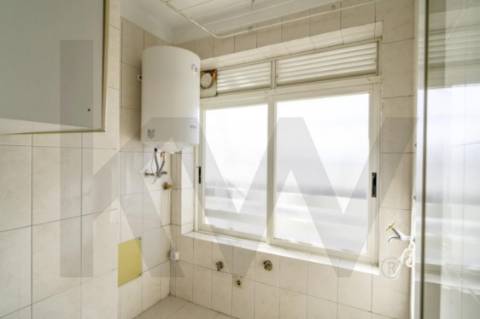 Apartamento T2 | Último piso | Vistas desafogadas | Elevada luminosidade | Águas Santas, Maia