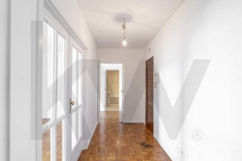 Apartamento T2 | Último piso | Vistas desafogadas | Elevada luminosidade | Águas Santas, Maia