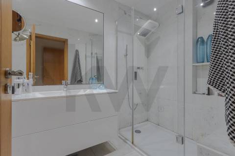 T4 em Ramalde – Prelada | Excelentes Áreas | 3 Varandas | Ótima Localização