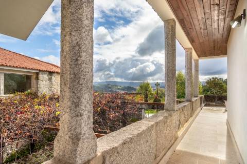 Quinta Histórica no Norte de Portugal - Património Municipal - 12 Hectares
