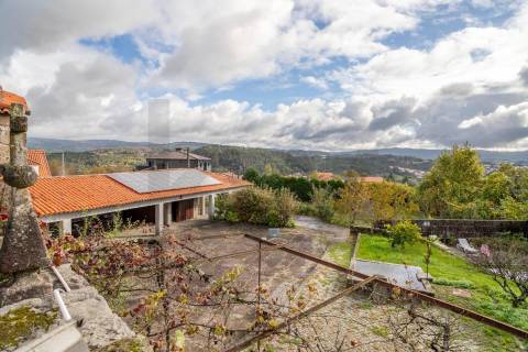 Quinta Histórica no Norte de Portugal - Património Municipal - 12 Hectares