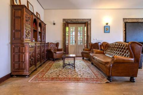 Quinta Histórica no Norte de Portugal - Património Municipal - 12 Hectares
