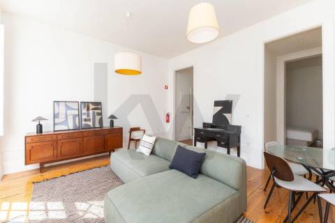 Apartamento T0+1 -Edifício Histórico com Licença AL em Cedofeita -Localização Premium 