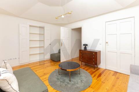Apartamento  T2 -Edifício Histórico com Licença AL em Cedofeita -Localização Premium 