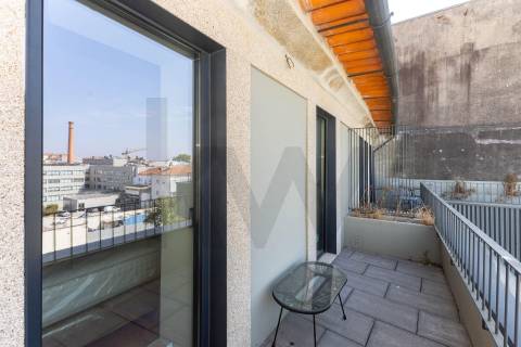 Apartamento  T2 -Edifício Histórico com Licença AL em Cedofeita -Localização Premium 