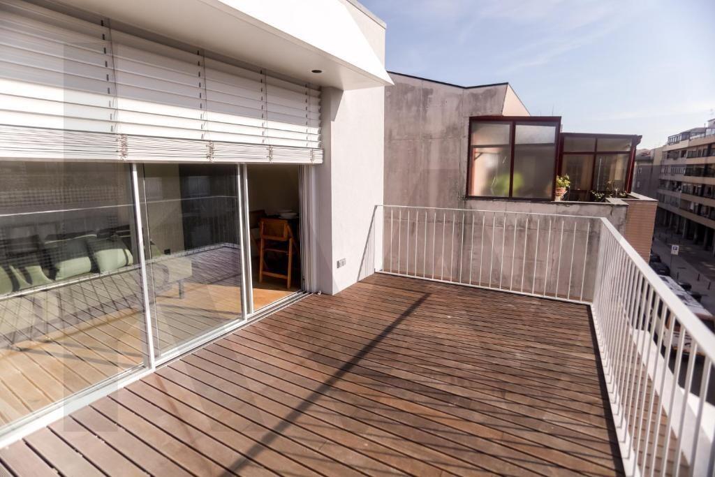 Alojamento Local - T1 com terraço na Rua da Alegria, Porto