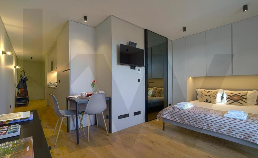 Alojamento Local - T1 com terraço na Rua da Alegria, Porto