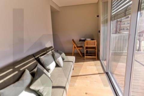 Alojamento Local - T1 com terraço na Rua da Alegria, Porto