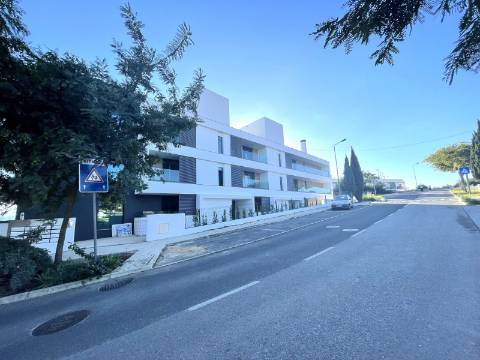 Apartamento T3 1ºAndar (J)