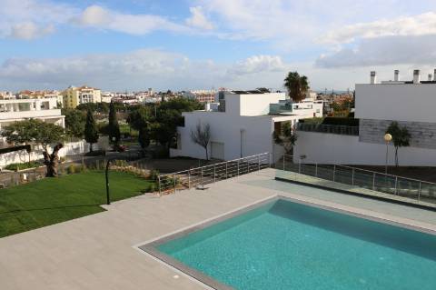 Apartamento T3 1ºAndar (J)