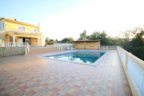 Moradia Independente com 5 Quartos, Piscina Privativa e Vistas fantásticas- Silves